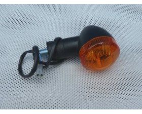 BLINKR ZADNÍ PRAVÝ ČERNÝ - 300 CL + PÉRÁK